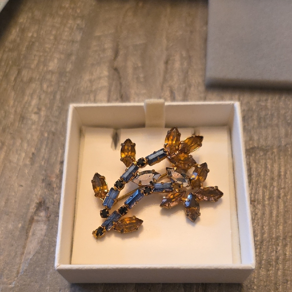 Amber Crystal Floral Brooch – Women Jewelry - Picture 3 of 5